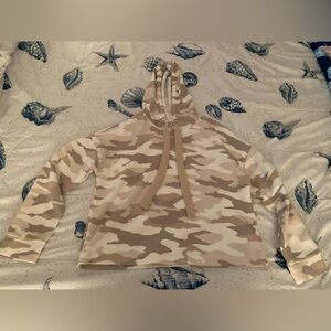 Cable & Gauge Camouflage Hoodie in Beige and White size Medium